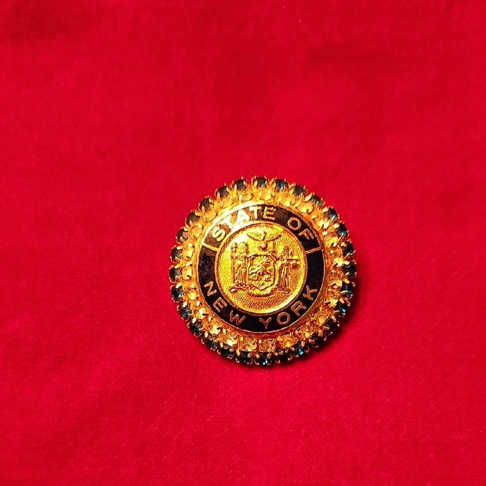 Cinerama Vintage Goldtone New York State Pin With Blue And White Rhinestones.